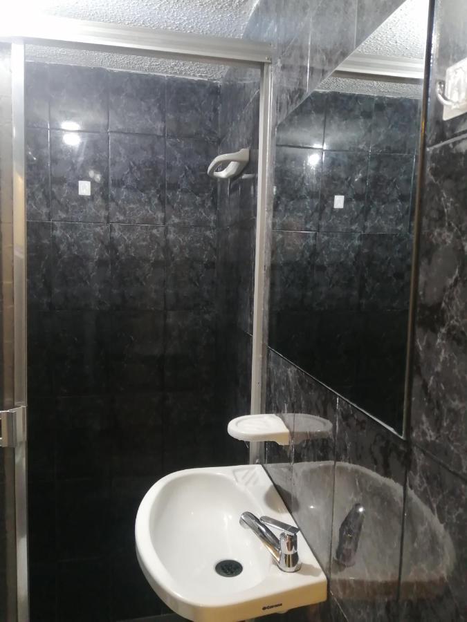 Habitacion Privada Cerca Al Aeropuerto Y Terminal Bogota Luaran gambar